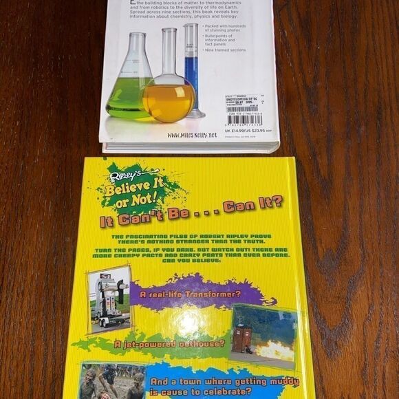 Set of 2 science books - Picture 2 of 2